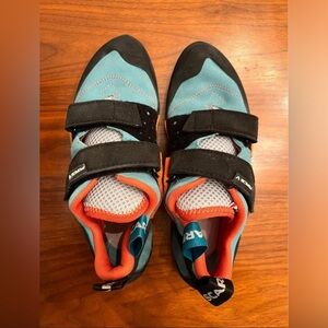 Scarpa Force V Women’s Climbing Shoes - Size 40.5